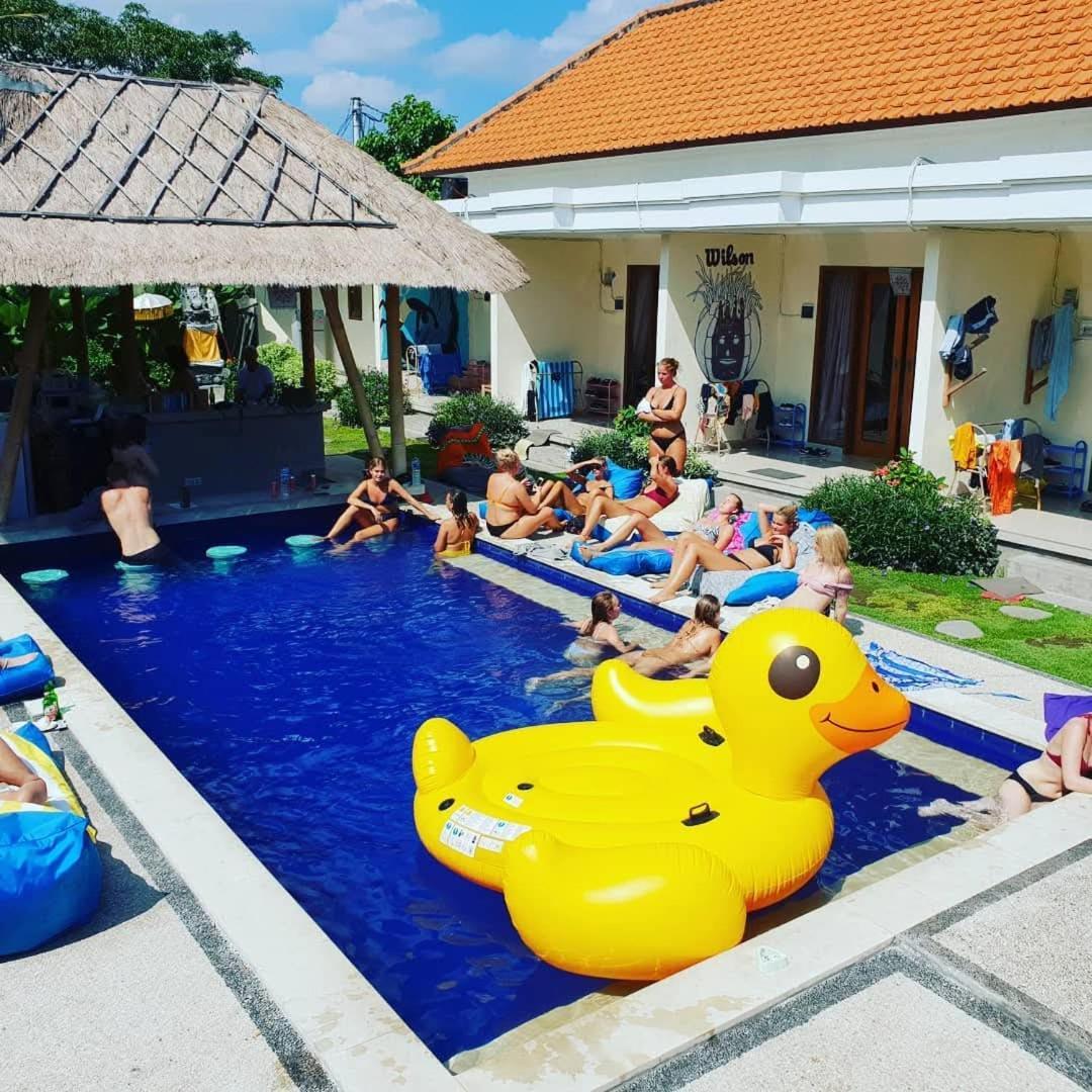 Castaway Hostel Canggu Eksteriør billede